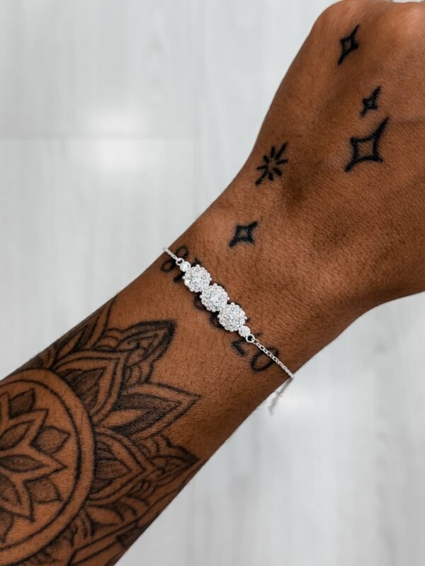 Pulseira Três Flores Cravejadas