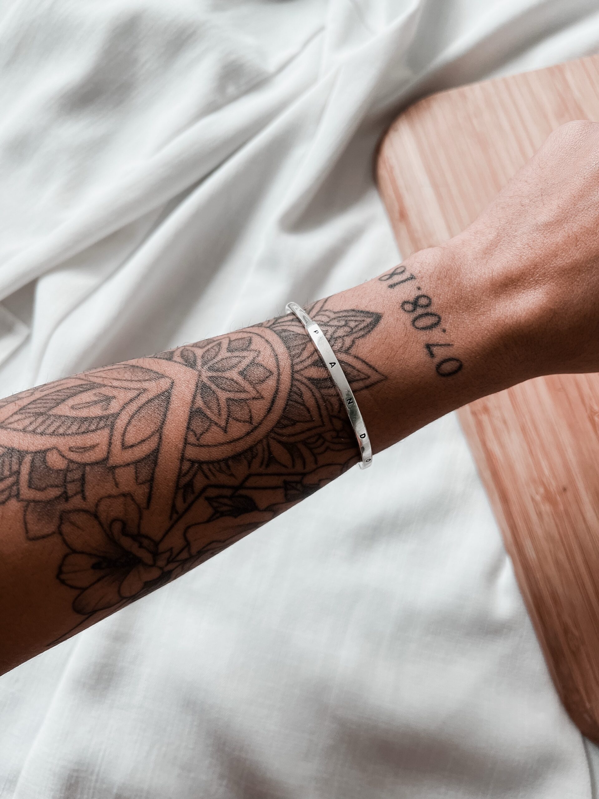 Bracelete Insp. Rígido Pand - Imagem 3