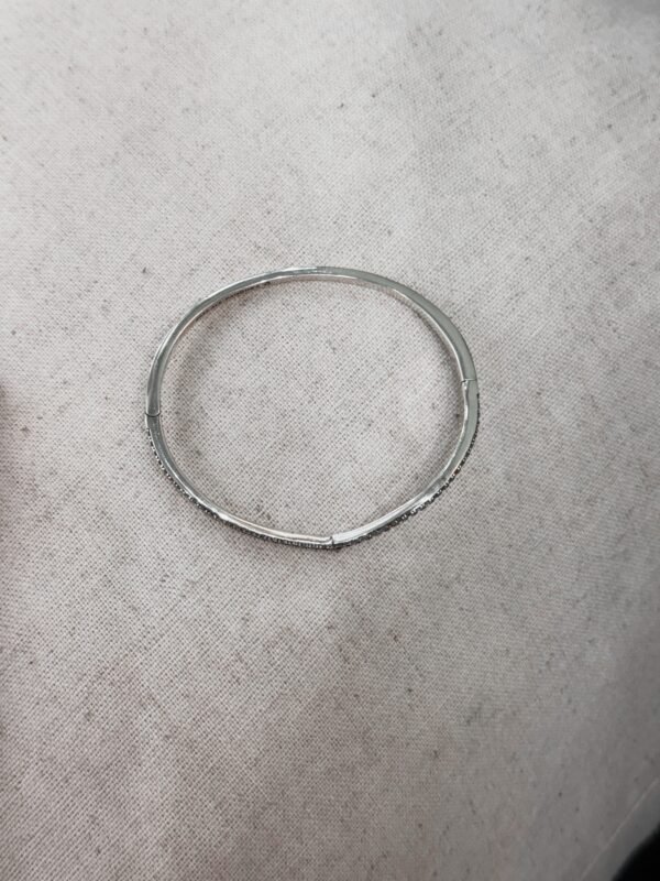 Bracelete Insp. V Cravejado - Imagem 3
