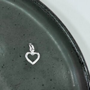 Colar Mini Coração Vazado