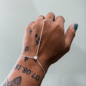 Pulseira Hand Chain Ponto de Luz