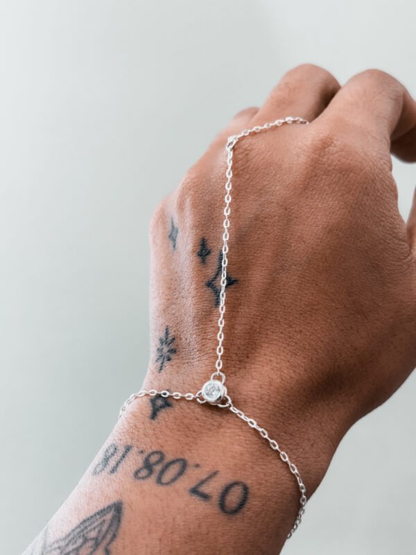 Pulseira Hand Chain Ponto de Luz - Imagem 2