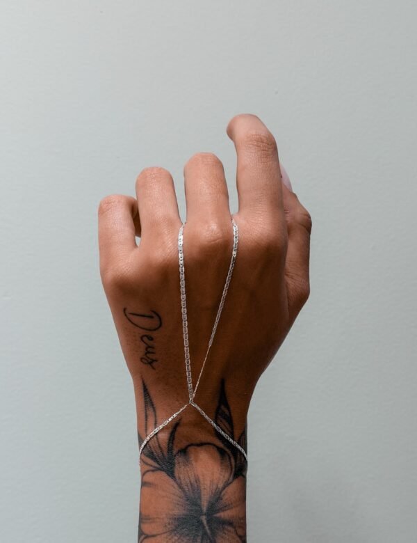 Pulseira Hand Chain Piastrine - Imagem 3