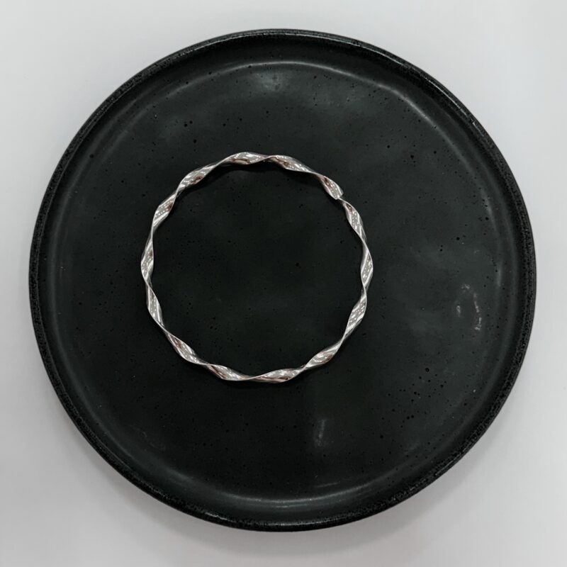 Bracelete Torcido Sem fecho