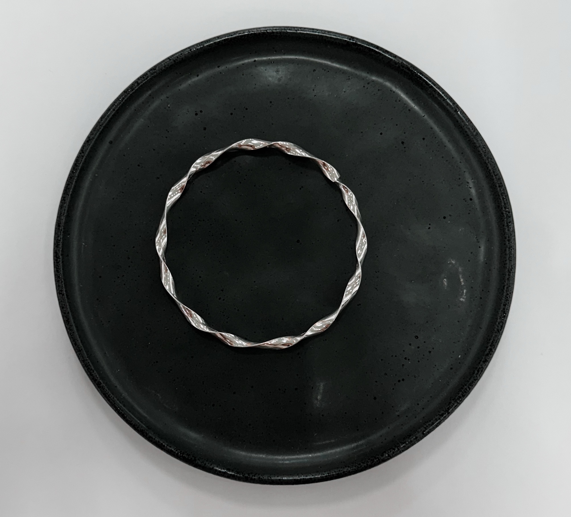 Bracelete Torcido Sem fecho