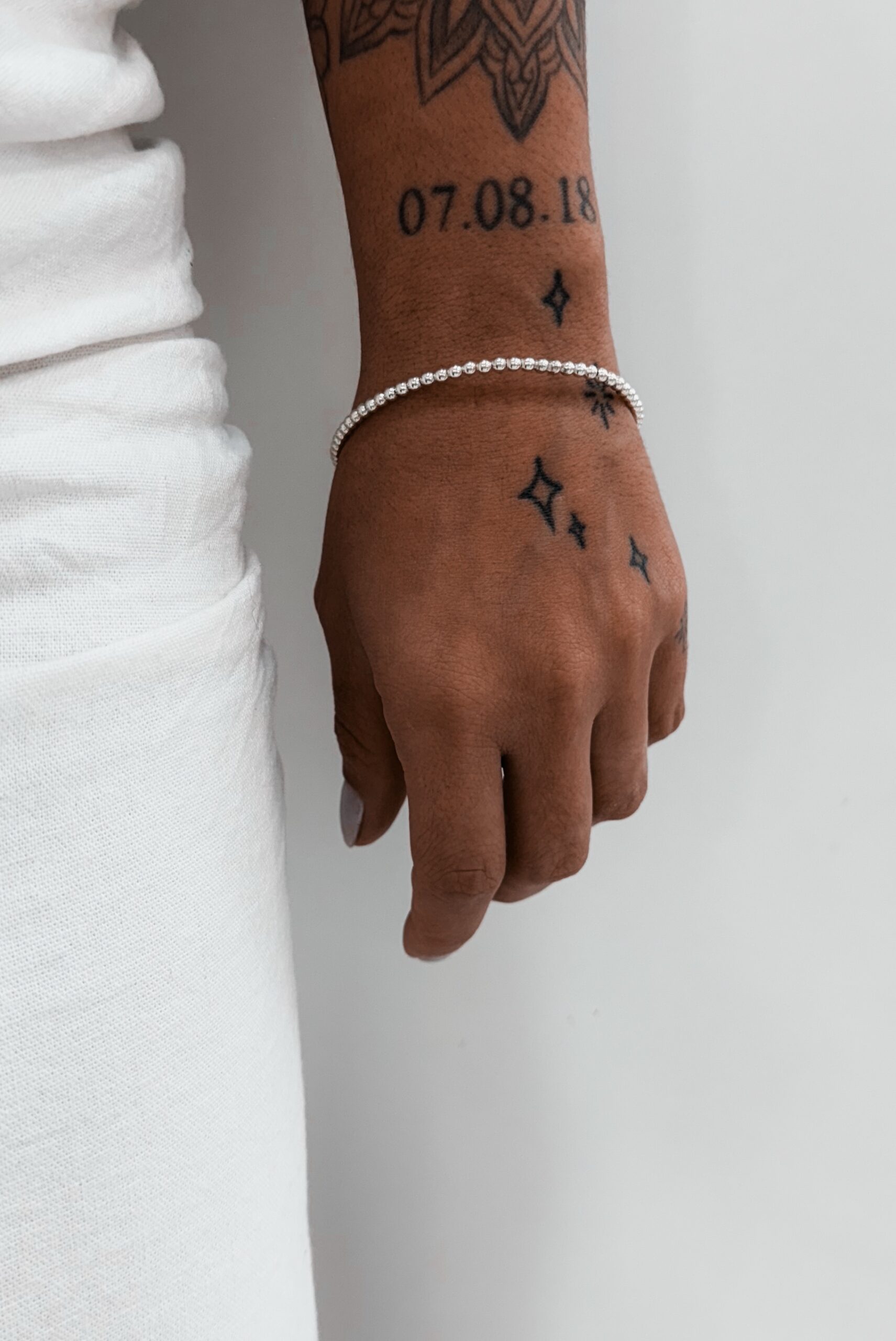 Bracelete Bolinhas Sem Fecho - Imagem 2