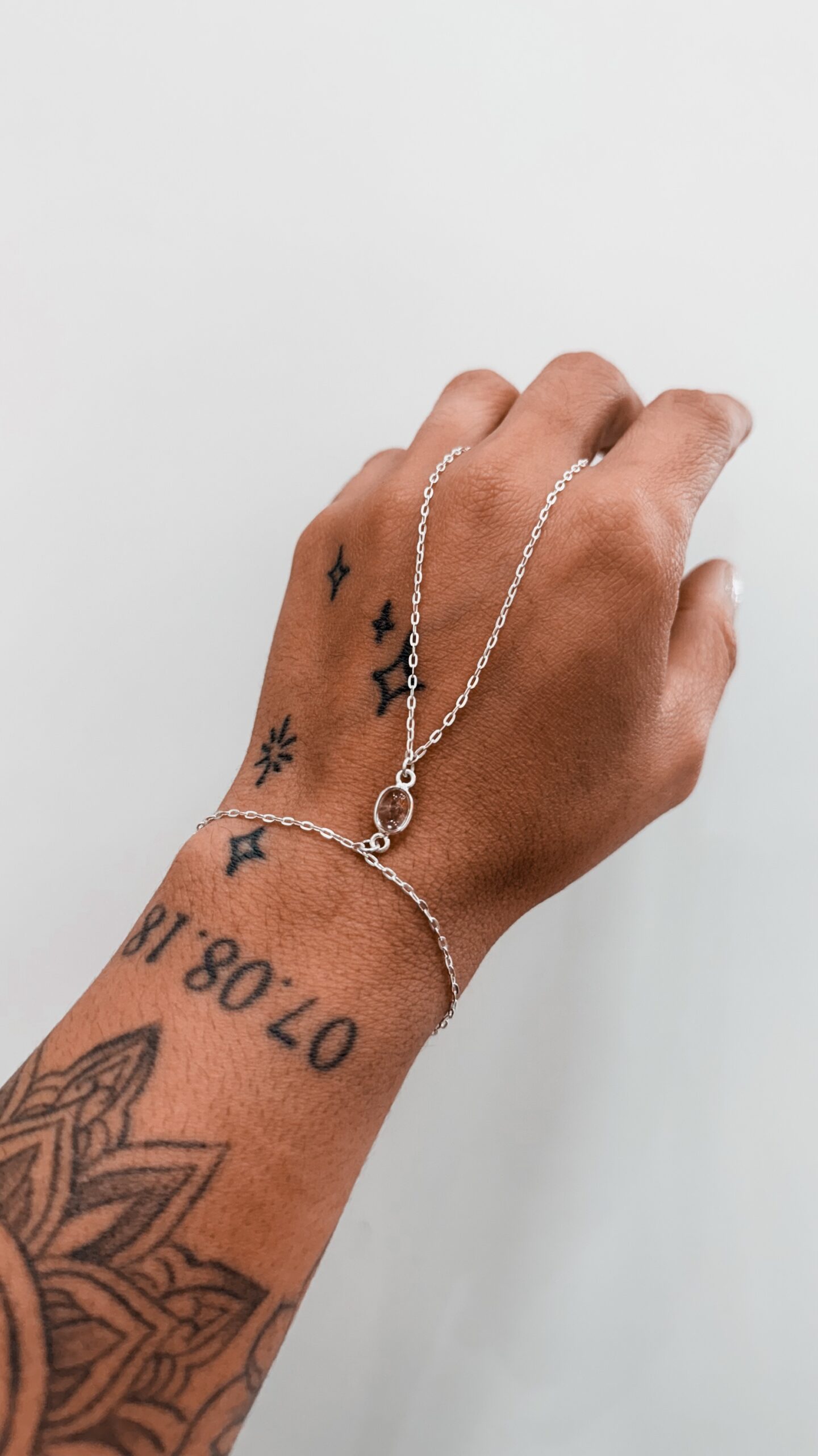 Pulseira Hand Chain Turmalina