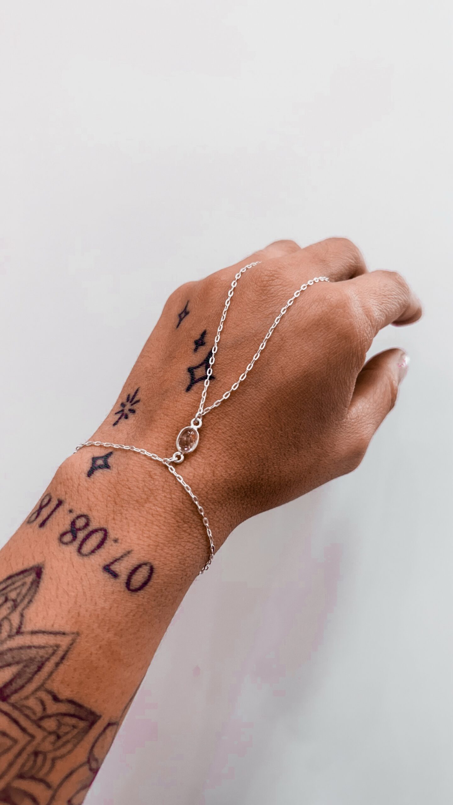 Pulseira Hand Chain Turmalina - Imagem 2