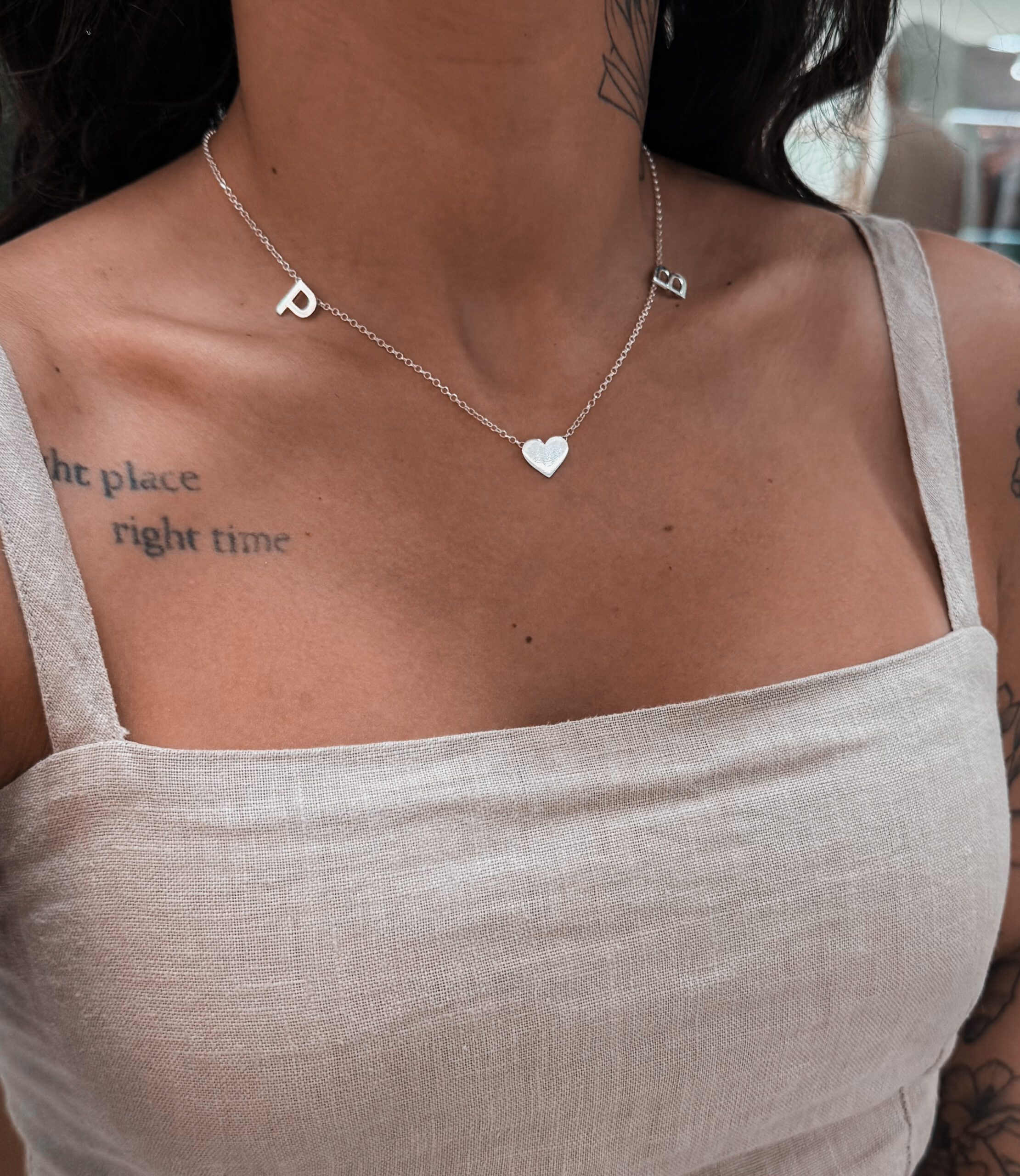 Colar Personalizado Duas Letras + Coração - Imagem 2