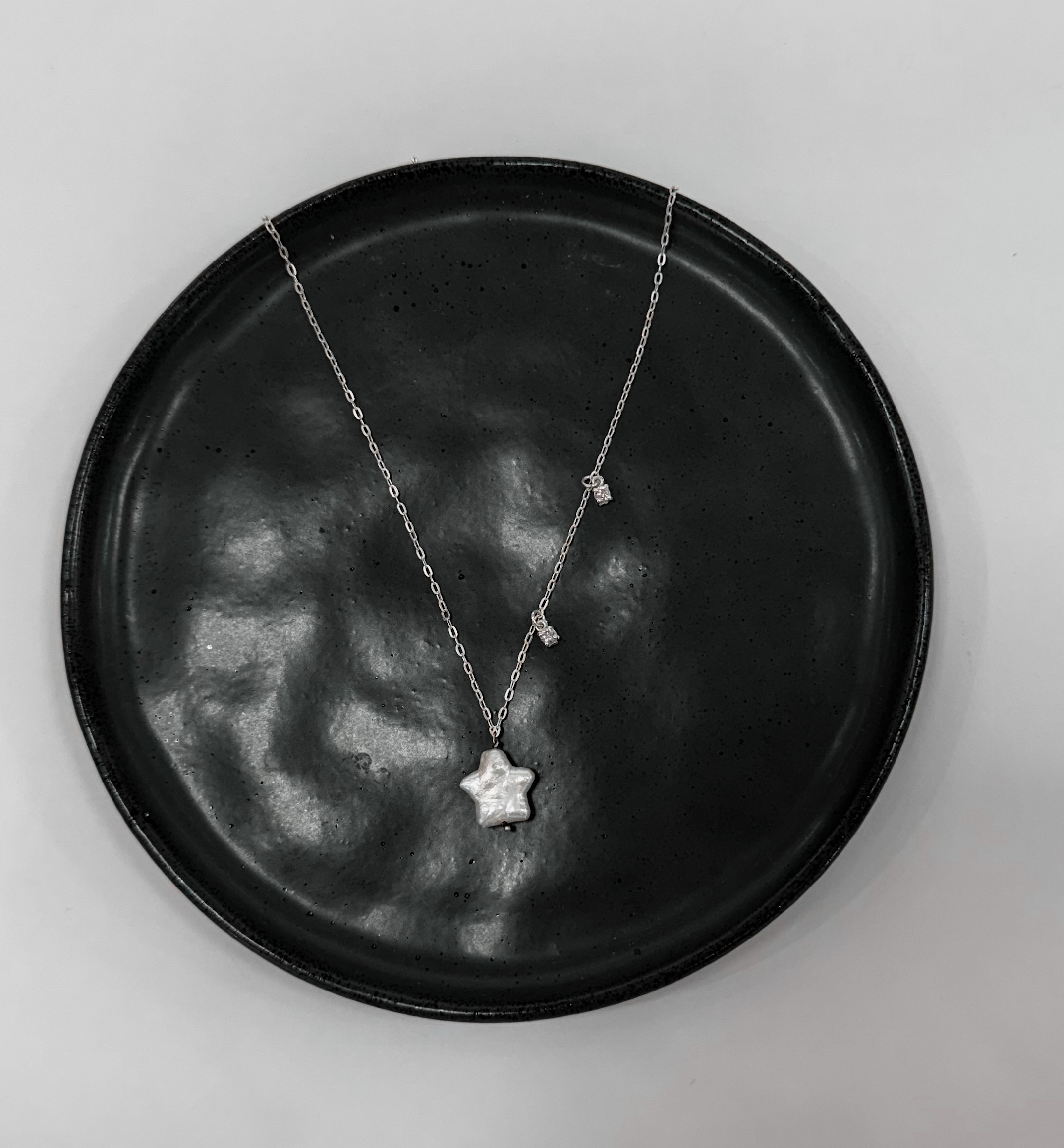 Colar Estrela Pérola Barroca com Pontos de Luz - Imagem 2