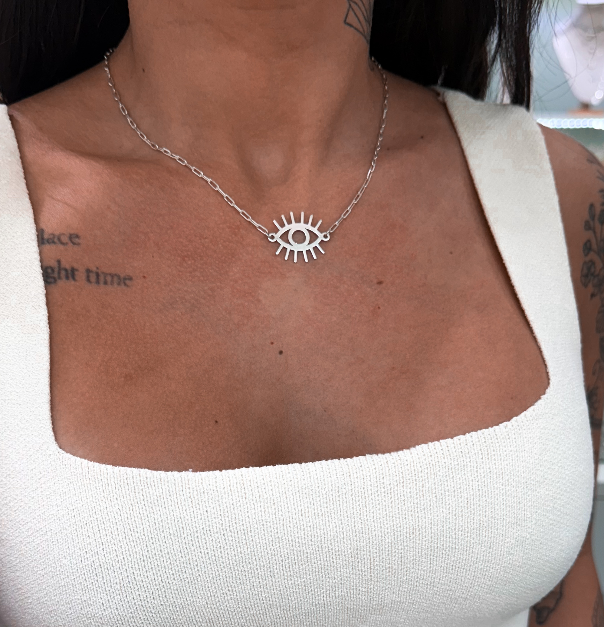 Chocker Olho Grego Vazado