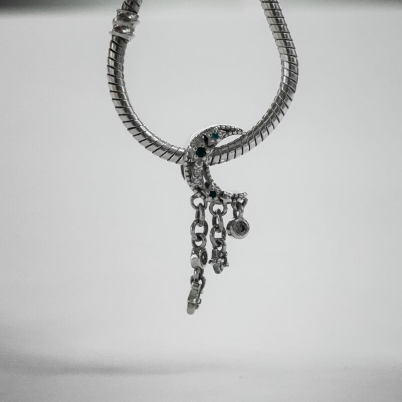 Beloque Lua Cravejada com Corrente