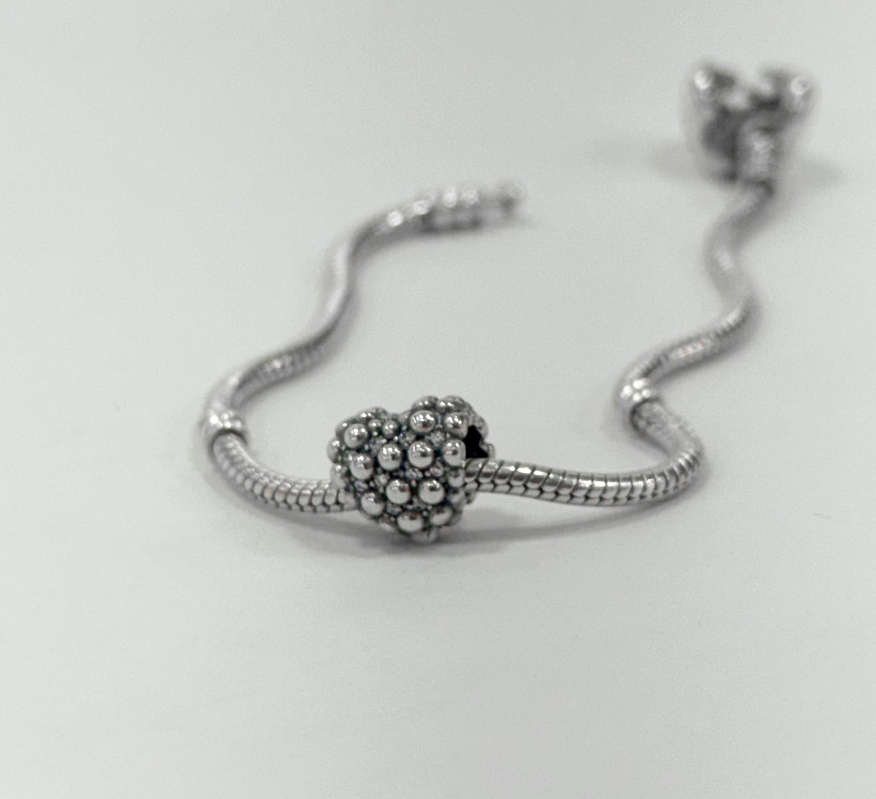 Berloque Coração Bolinhas