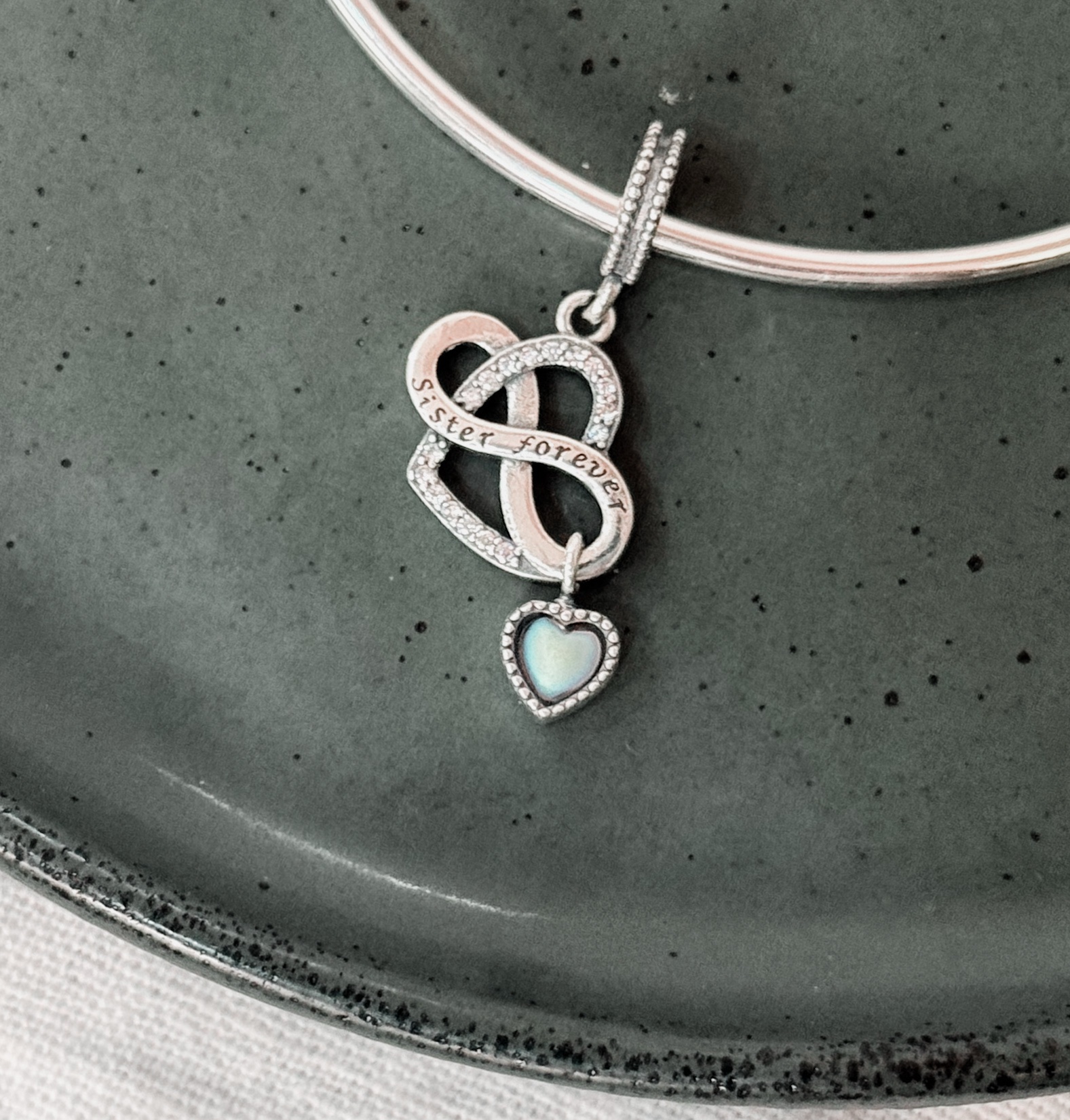 Berloque Coração Infinito Irmãs - Imagem 3