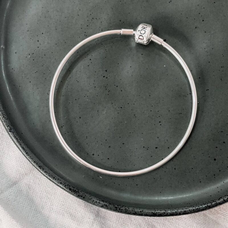 Bracelete Rígido Fecho Tradicional