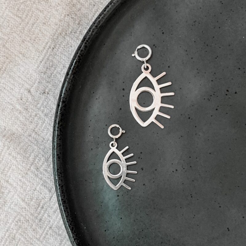 Pin Olho Grego Cílios