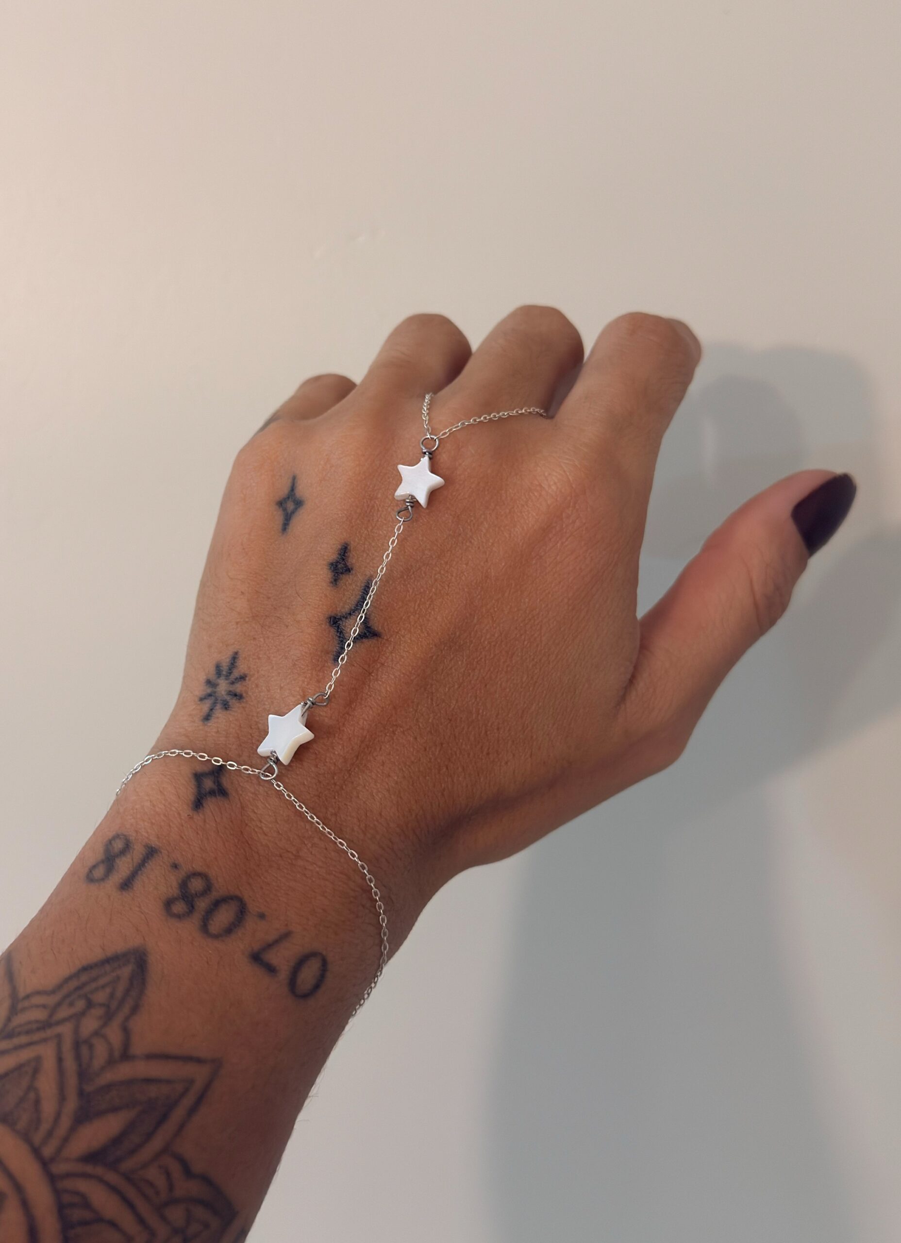 Hand Chain Estrela Madrepérola - Imagem 2