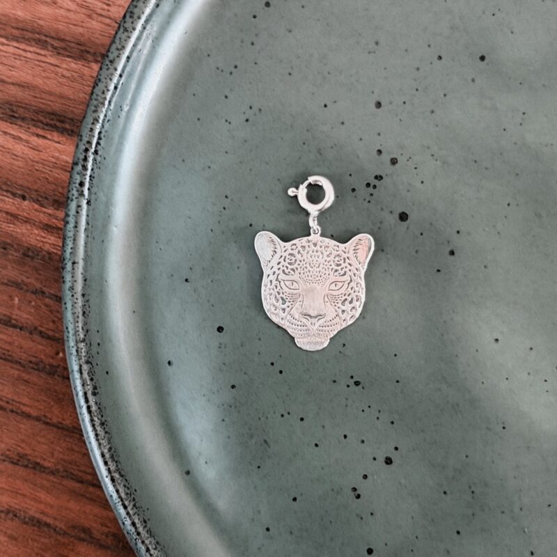 Pin Onça